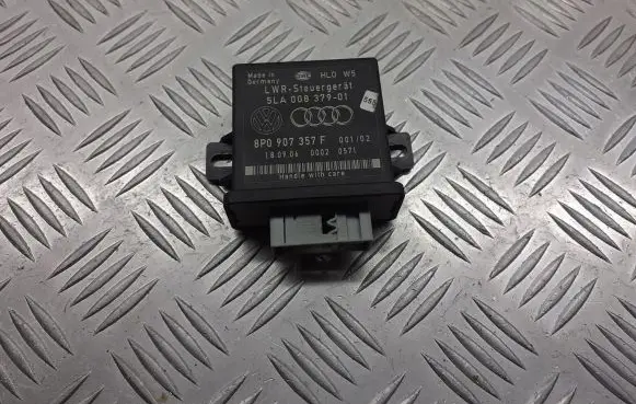 Audi A4 S4 B7 8E 8H Light module LCM 8P0907357F