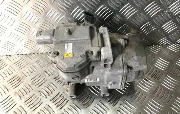Toyota Yaris Air conditioning (A/C) compressor (pump) 0422001350 ES14C