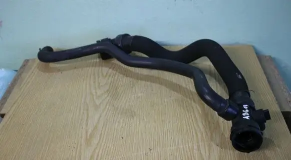 Audi A4 S4 B6 8E 8H Engine coolant pipe/hose 8E0121055N