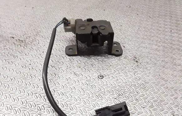 Hyundai Santa Fe Tailgate window lock/catch/latch