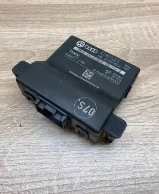Volkswagen PASSAT B6 Gateway control module 3C0907530C 3C0907951A