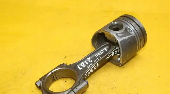 Ford Mondeo MK IV Piston with connecting rod 085190