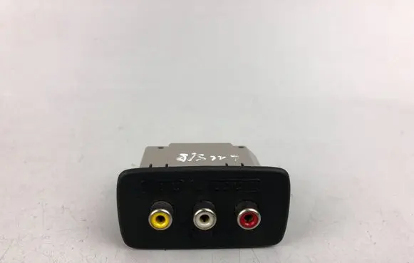 Subaru Legacy AUX in-socket connector 