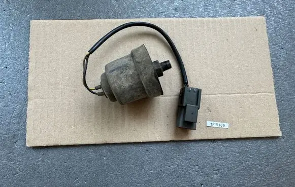Nissan Patrol Y60 Oil pressure sensor 2507005J00