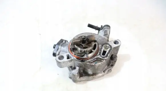 Peugeot 208 Vacuum pump 9804021880