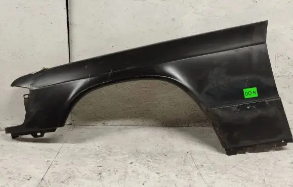 Mercedes-Benz 190 W201 Fender