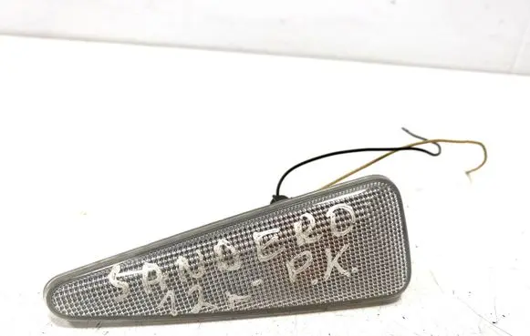 Dacia Sandero Front fender indicator light 8200602763 J11831