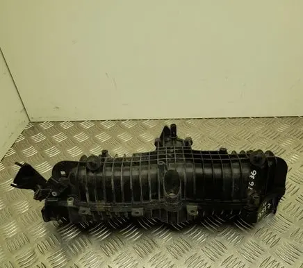 Volvo XC60 Intake manifold 32257808