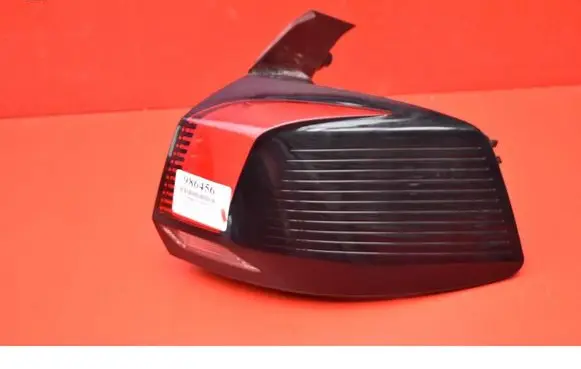 Peugeot 5008 Rear/tail lights 9811028180