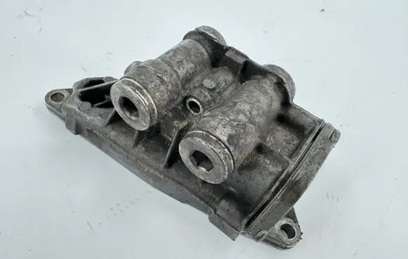 BMW 1 F20 F21 Thermostat/thermostat housing 11427637052