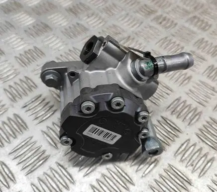 Iveco Daily 6th gen Power steering pump 7693955604 504243641