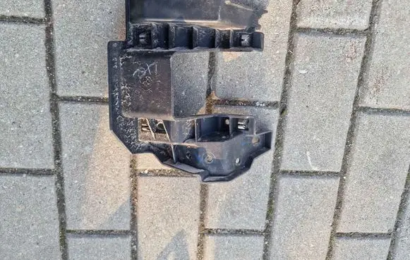 Dodge RAM 1500 DS Headlight/headlamp mounting bracket 68291439AB