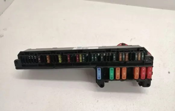 BMW 5 E60 E61 Fuse module 6114695733002 18917 4264728