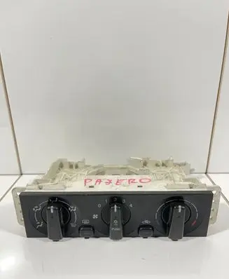 Mitsubishi Pajero Climate control unit E32PB393