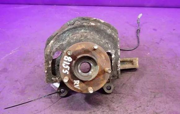 Front wheel hub spindle knuckle