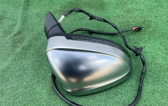 Front door electric wing mirror