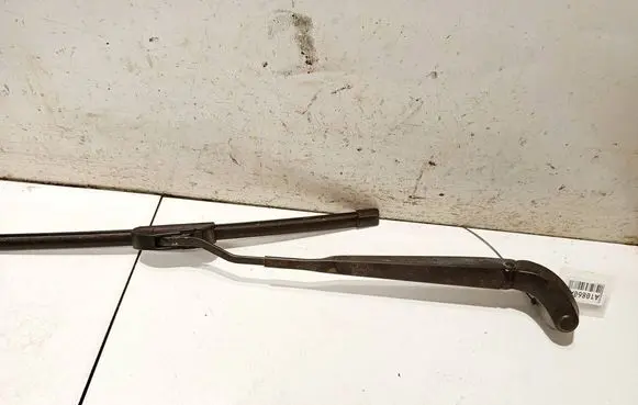 Mini One - Cooper Coupe R56 Front wiper blade arm