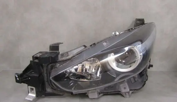 Mazda 3 III Headlight/headlamp