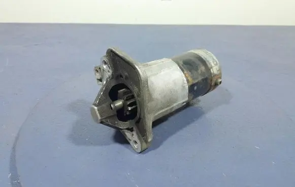 Renault Megane III Starter motor 8200584675B