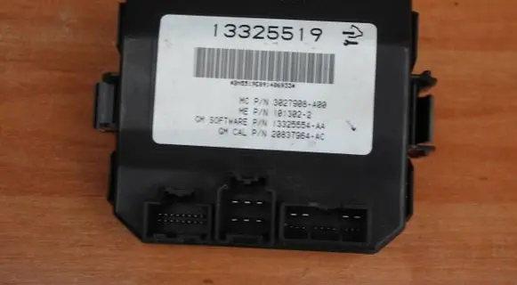 Opel Insignia A Tailgate/trunk control unit/module 13325519 3027908A00 1013022