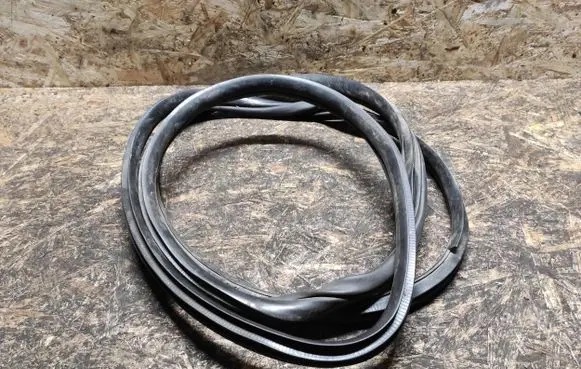 Jeep Compass Front door rubber seal 68242106