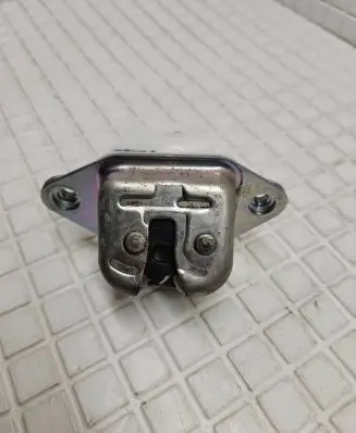Subaru XV I Loading door lock 