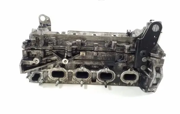 Mercedes-Benz C W205 Engine head A6220102300