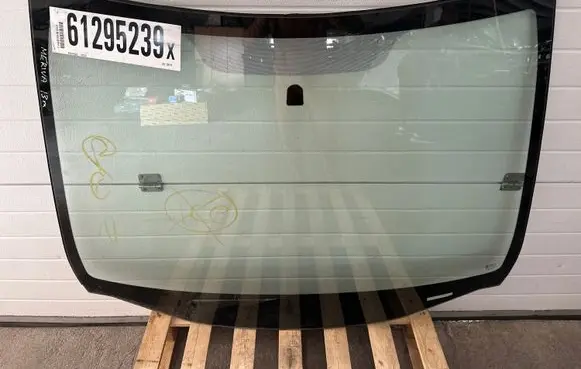 Opel Meriva B Front windscreen/windshield window 
