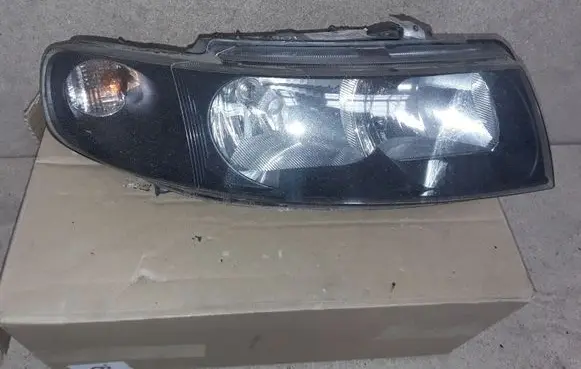 Seat Toledo II (1M) Headlight/headlamp 1M1941016