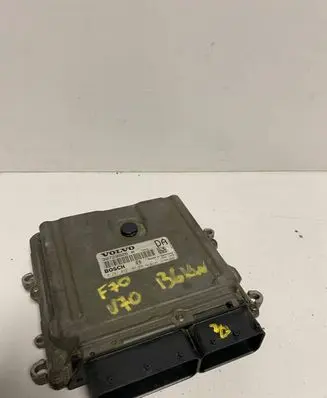 Volvo V70 Engine control unit/module 30729826A 1039S10667 0281012103