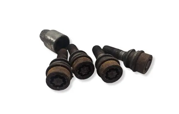 Audi Q7 4L Anti-theft wheel nuts and lock 1234