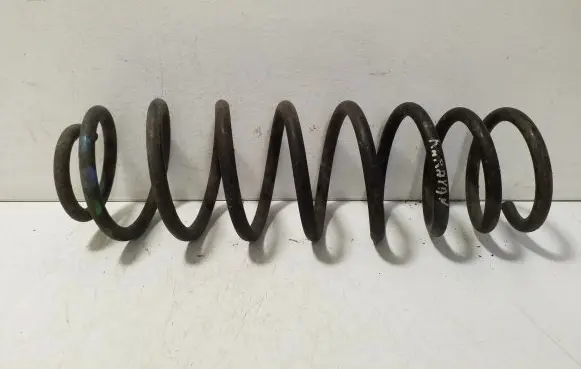 Volkswagen Golf III Rear coil spring