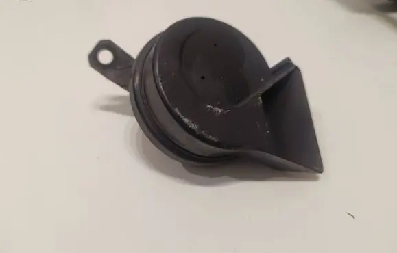 Skoda Fabia Mk1 (6Y) Horn signal 007728 A28657625 E1000233