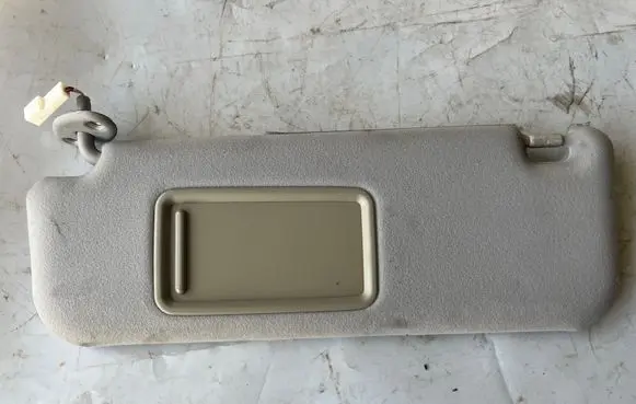 Toyota Prius (NHW20) Sun visor 