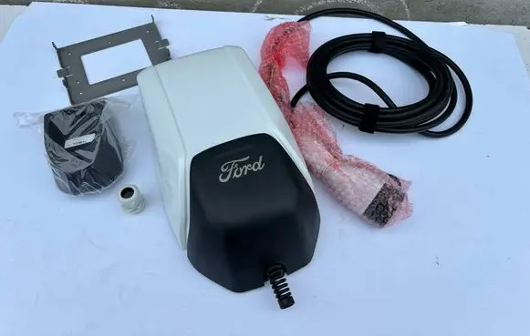 Ford Mustang VI Electric car charging cable 2576303