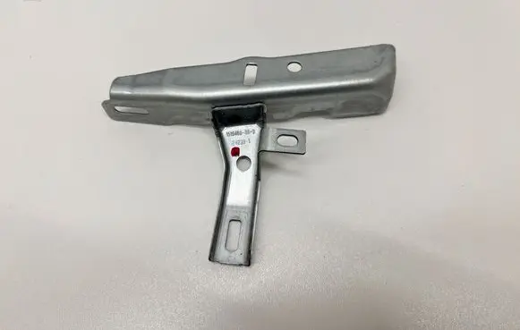 Tesla Model Y Front door upper hinge 151946000B 242391
