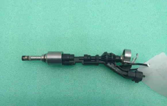 Jaguar F-Pace Fuel injector FX239F593AC