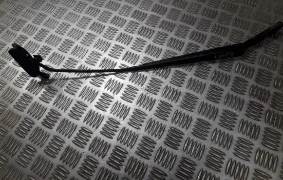 Ford Focus Front wiper blade arm xs4117526bc