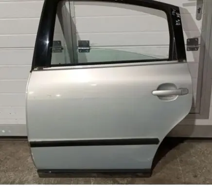 Volkswagen PASSAT B5 Rear door 3B5833051AB