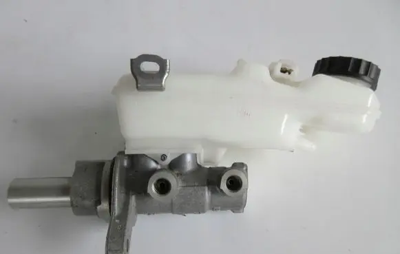 Toyota Auris 150 Master brake cylinder