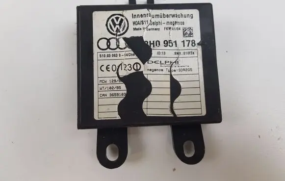 Audi A4 S4 B7 8E 8H Alarm control unit/module 8H0951178