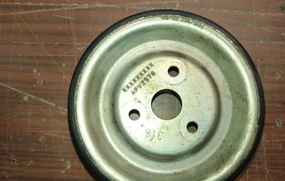 Peugeot 308 SW Water pump pulley apv2978