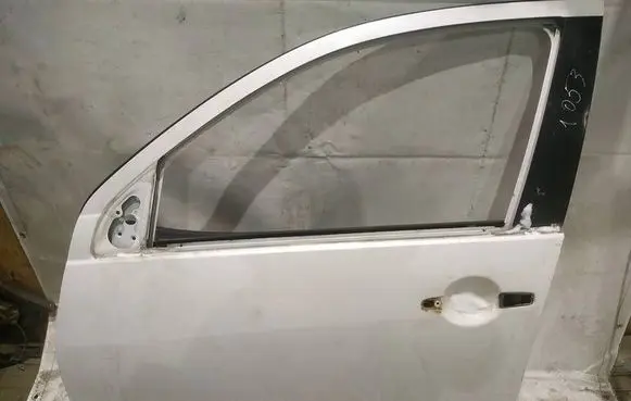Mitsubishi Outlander Front door BALTOS
