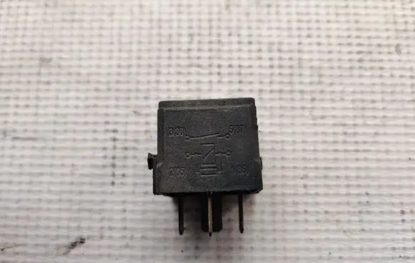 Audi A4 S4 B7 8E 8H Other relay A0025427219 4RA00779113