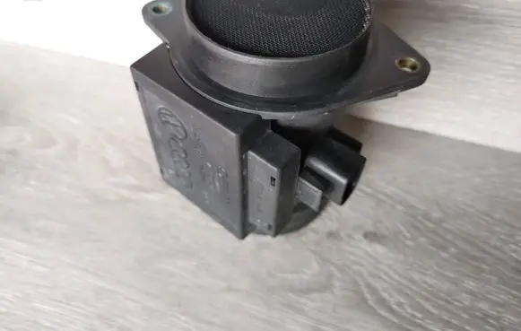 Audi A3 S3 8L Mass air flow meter 71822101 074906461