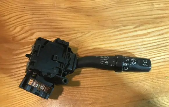 Toyota Corolla Verso AR10 Wiper control stalk L99 8465205170 173654LH