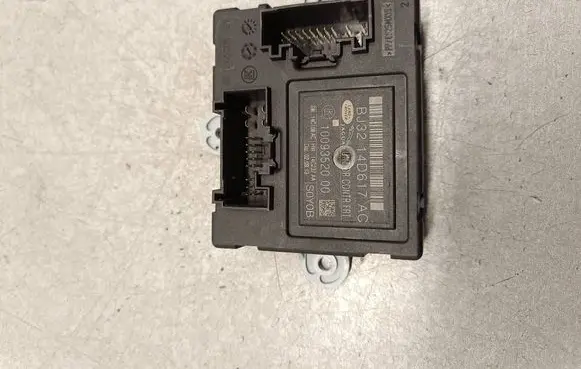 Jaguar XF X250 Door control unit/module BJ3214D617AC 1009352000