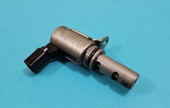 Volkswagen Tiguan Camshaft position sensor 03C906455A IMPRK1473417