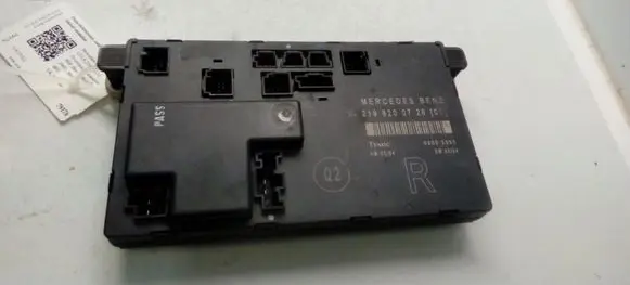 Mercedes-Benz CLS C219 Door control unit/module 2198200726
