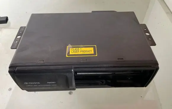 Toyota Avensis Verso CD/DVD changer 0860100911 020209 306390